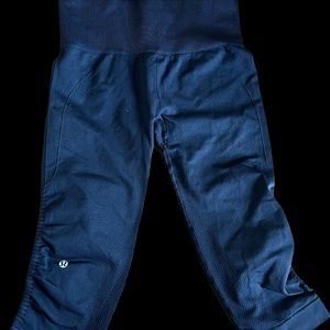 Lululemon 17" Cropped Leggings